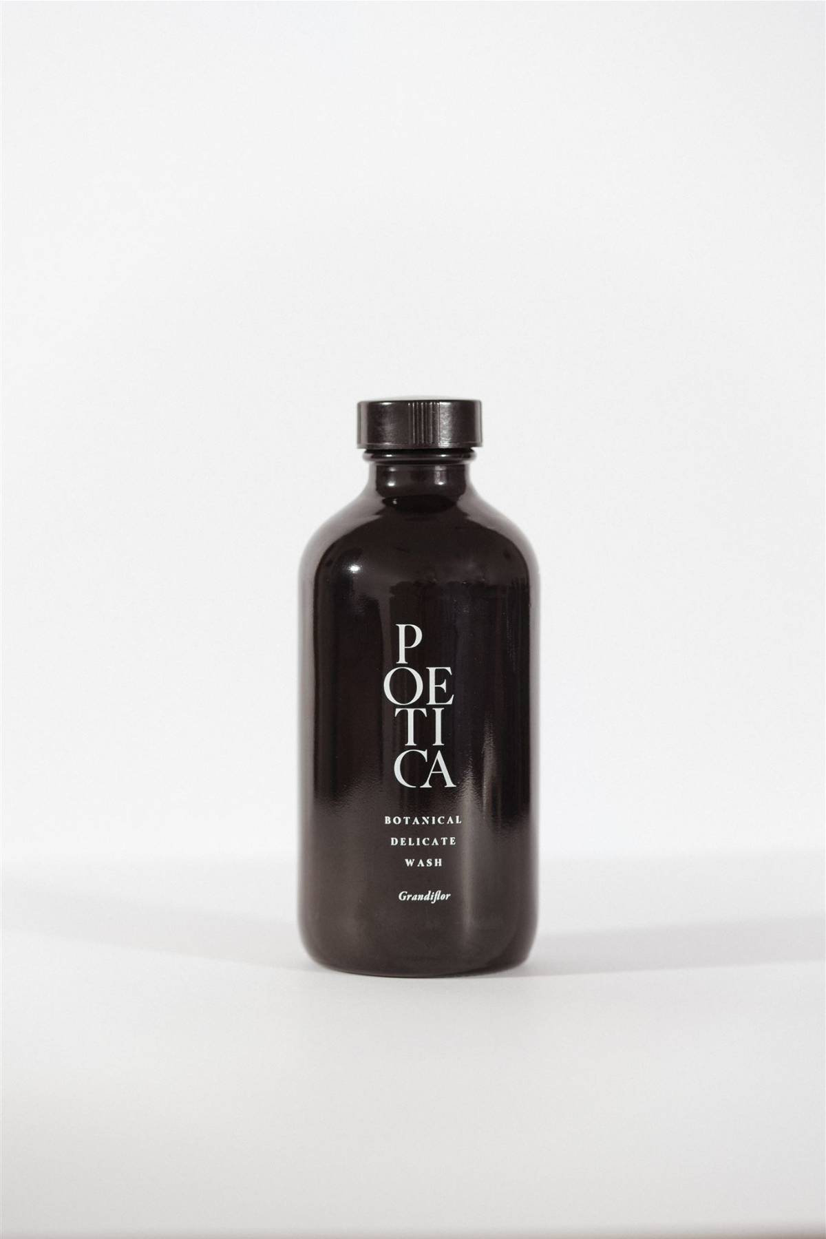 POETICA Midnight Grandiflor Delicate Wash
