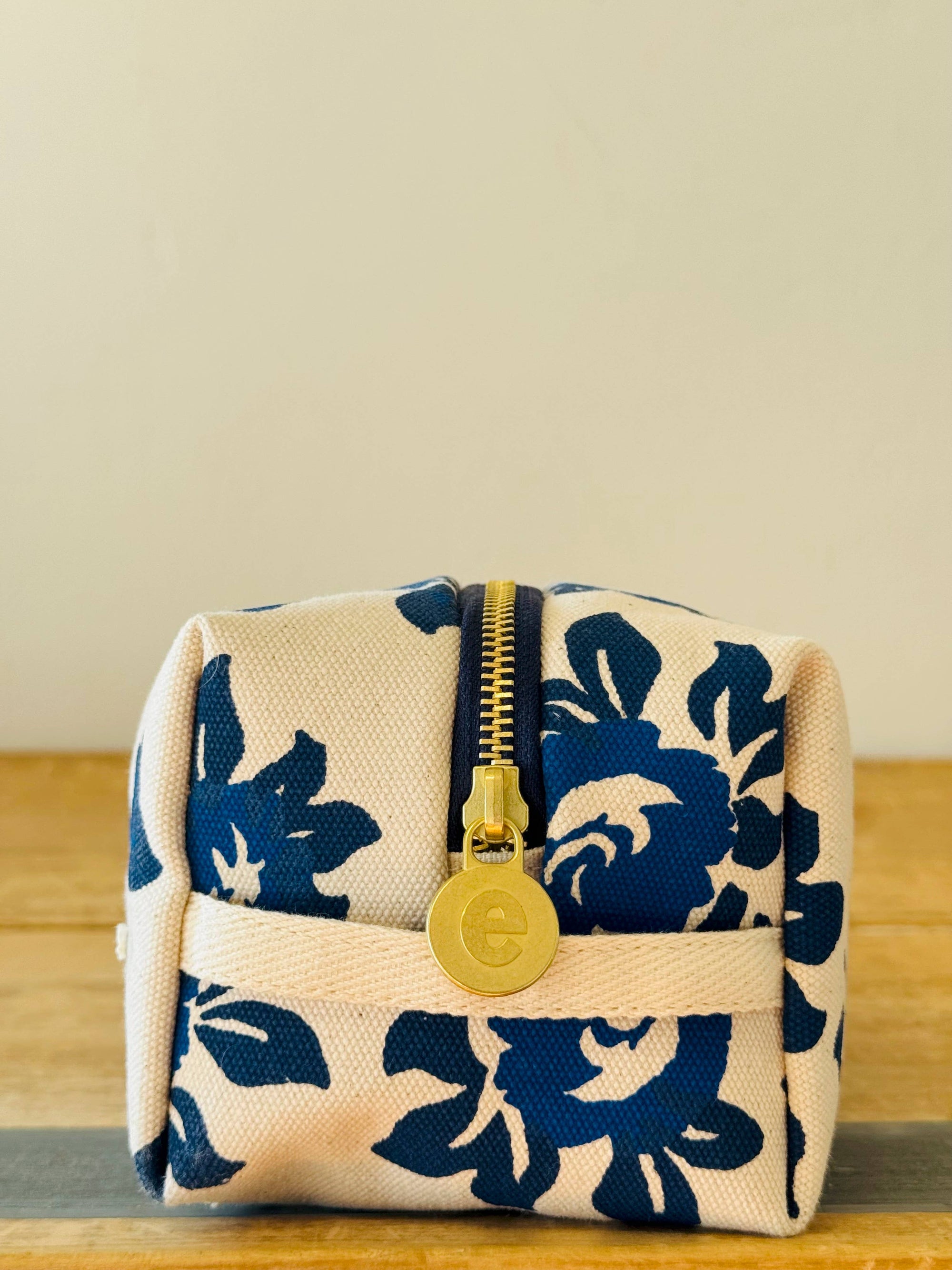 Erin Flett Dopp Kit – Helen Rose: Blue