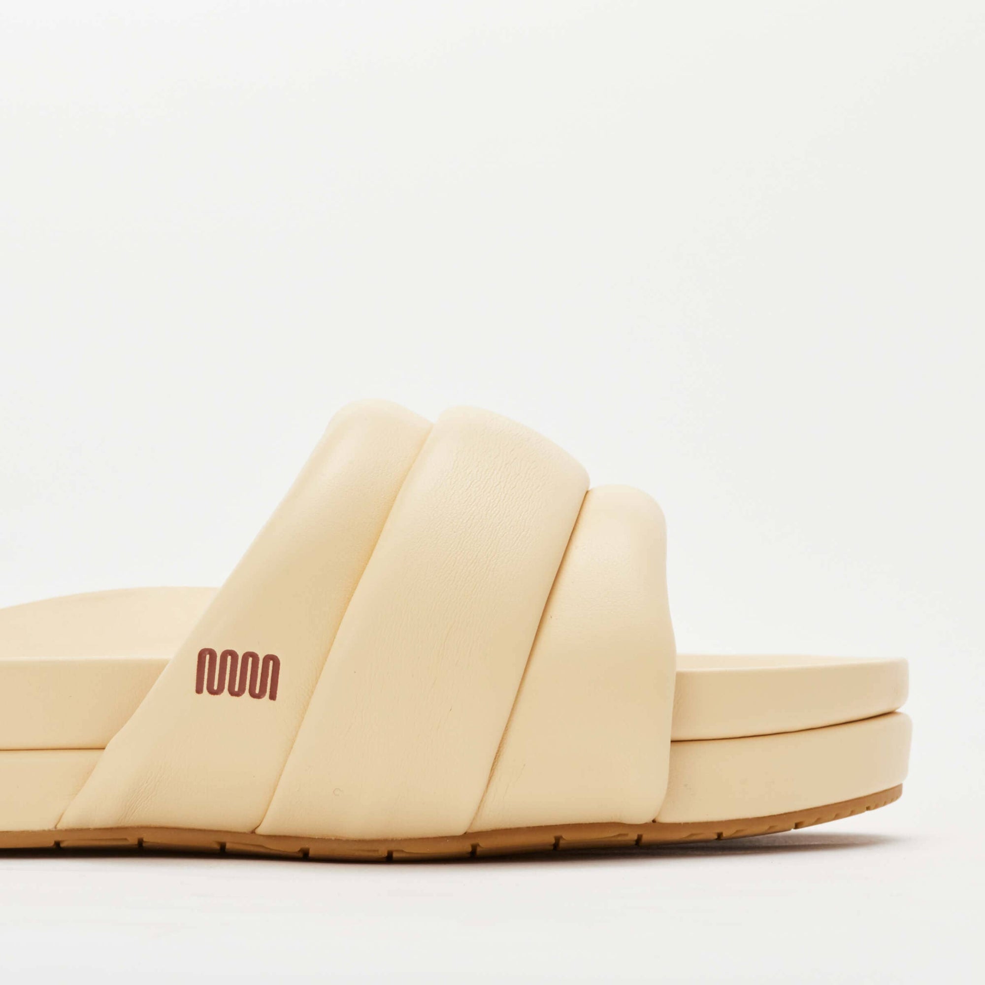 Commbi The Softie Slide - Cream: Women's / Wmn's 10
