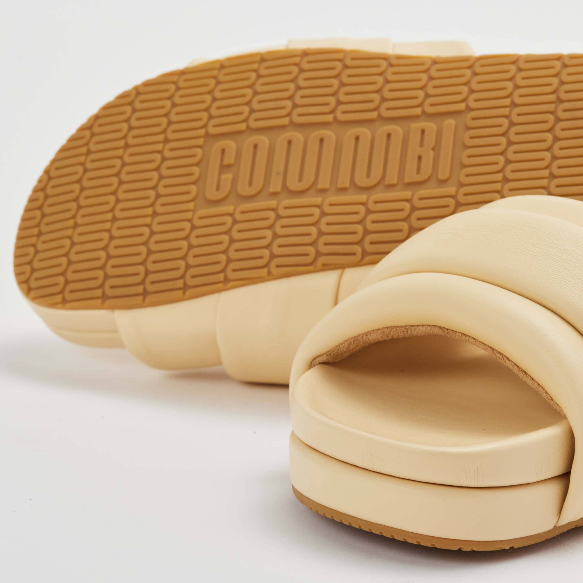 Commbi The Softie Slide - Cream: Women's / Wmn's 8