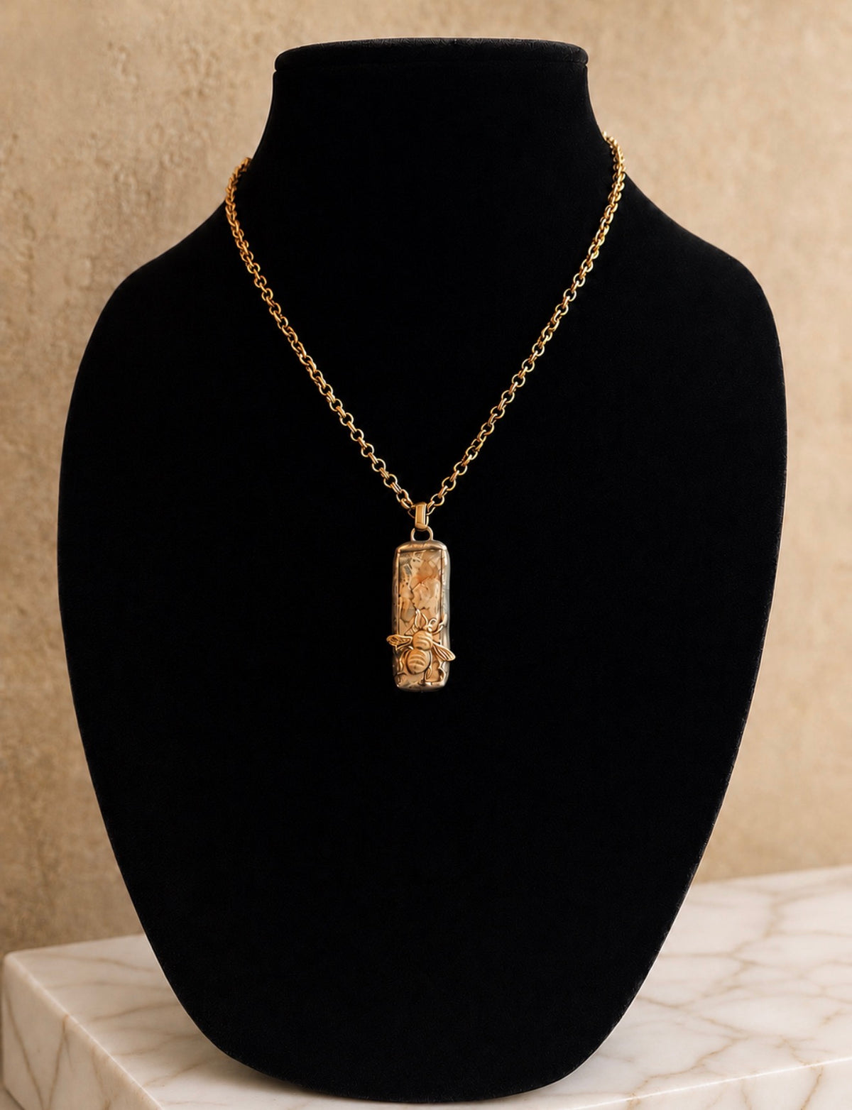 V2 Small Bee on Stone Necklace