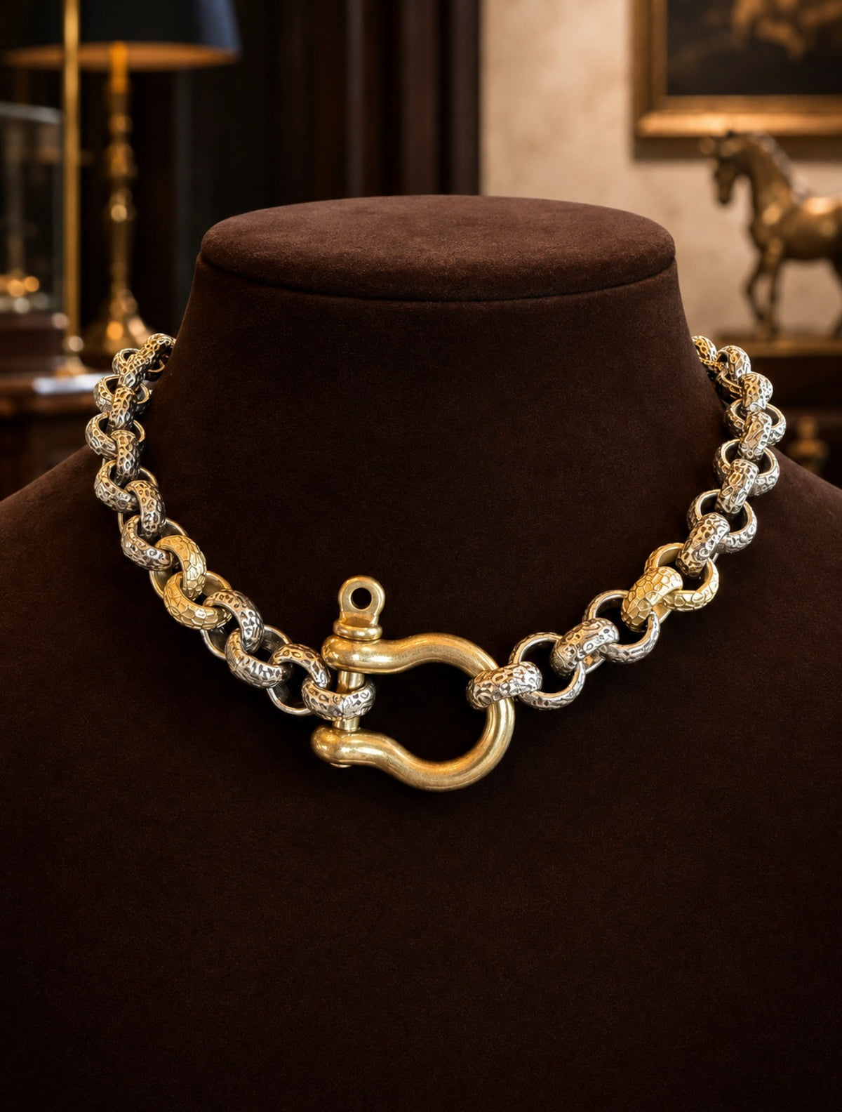 V2 Single Shackle Necklace