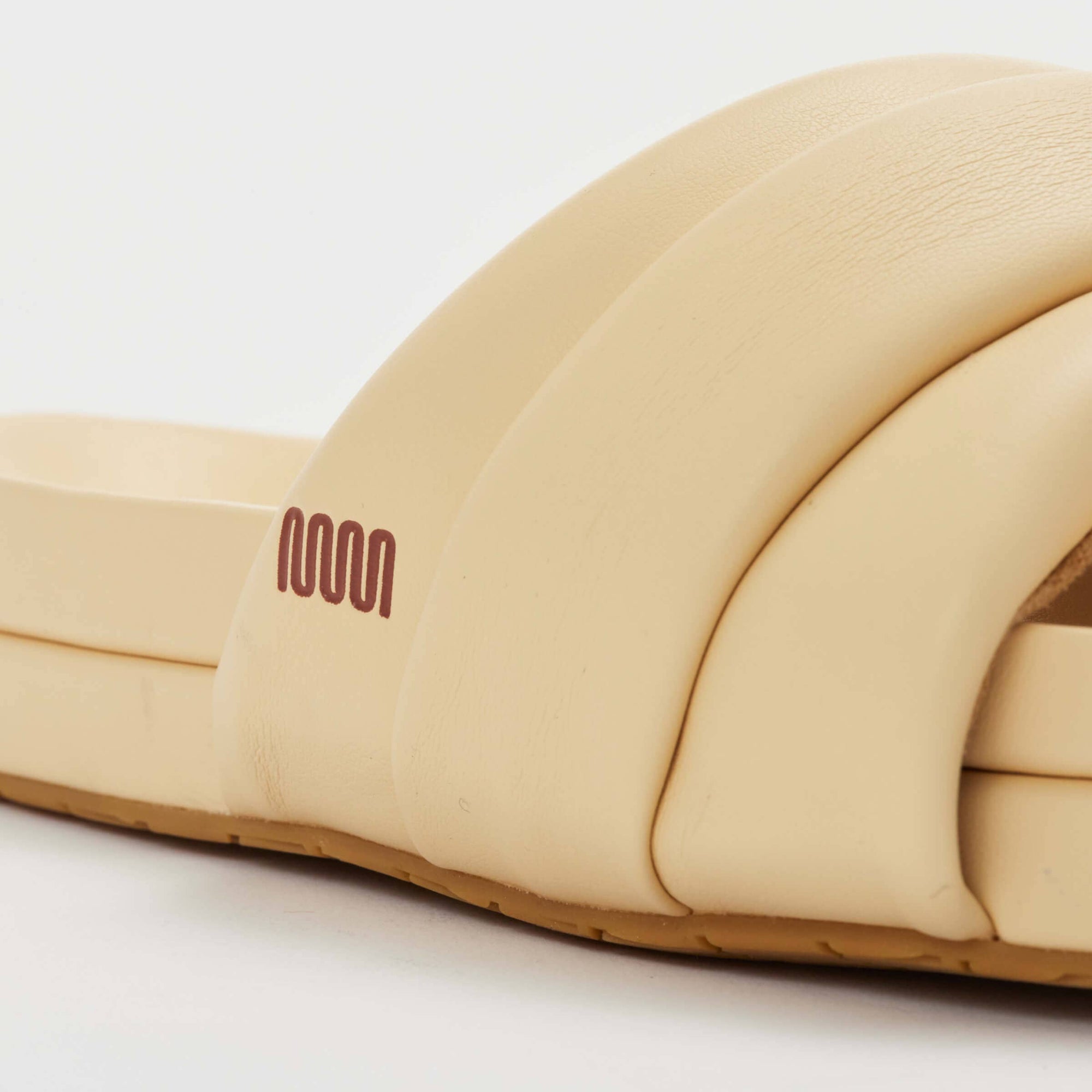 Commbi The Softie Slide - Cream: Women's / Wmn's 8