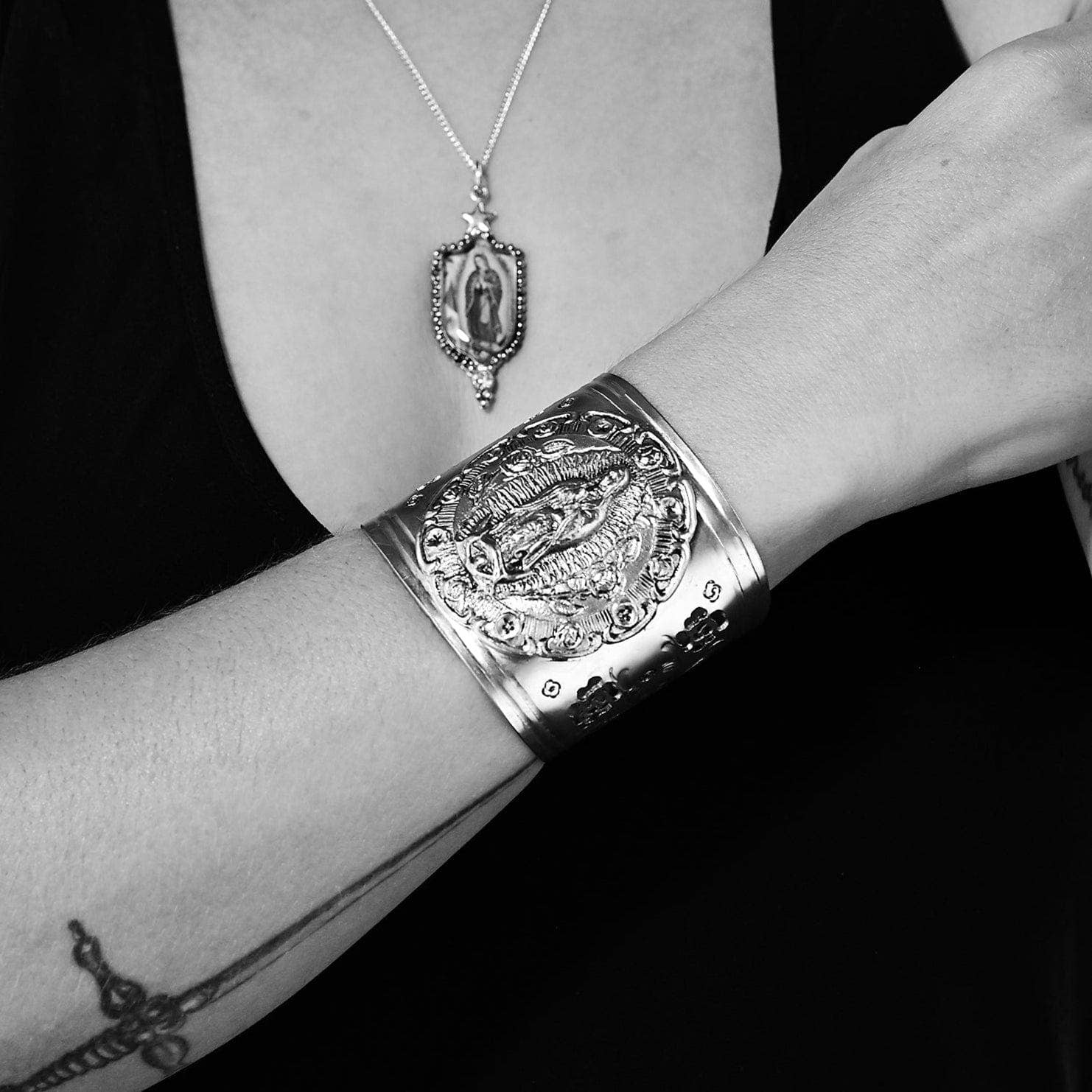 La Lupita Cuff - Silver: Silver