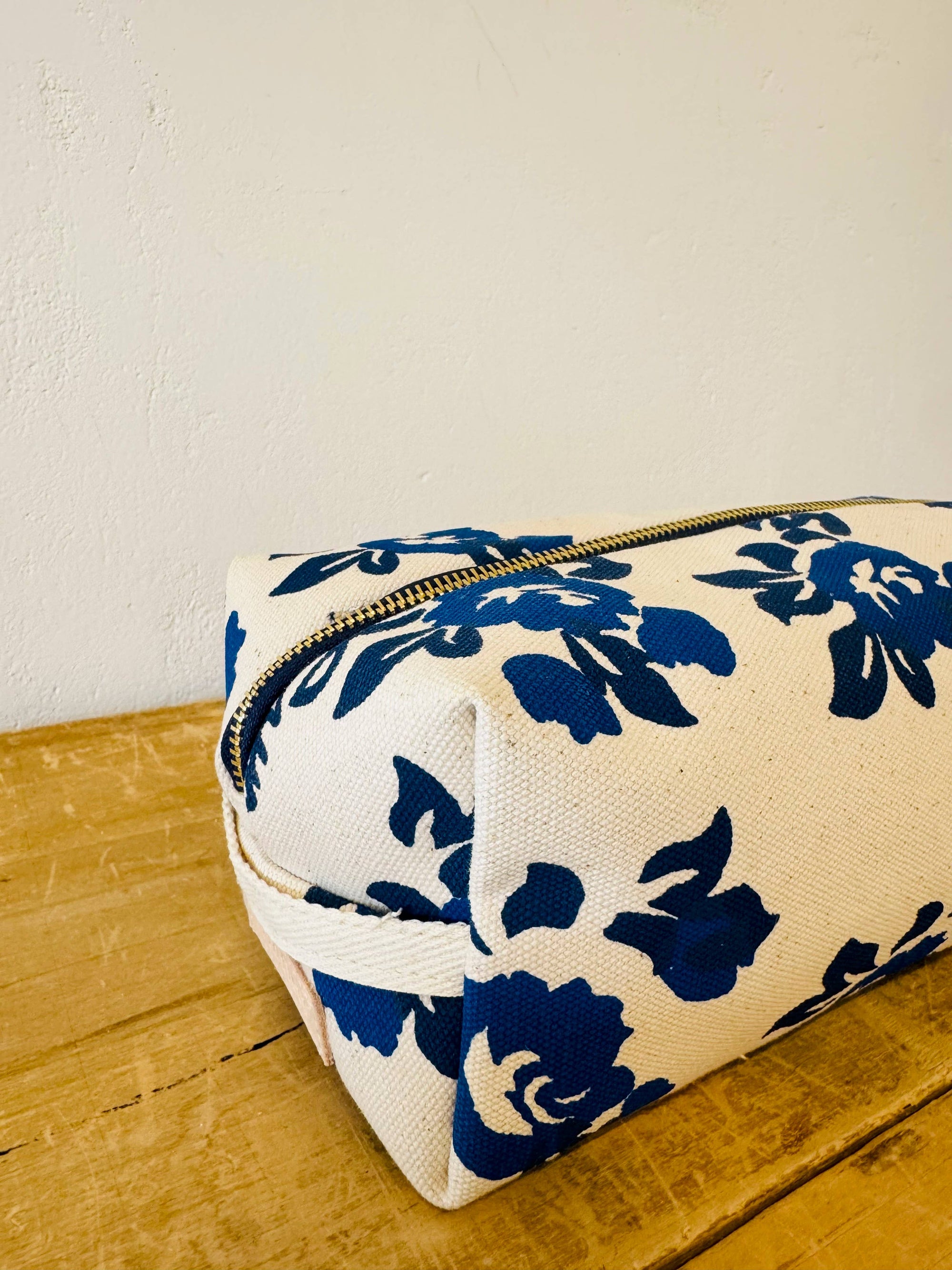 Erin Flett Dopp Kit – Helen Rose: Blue
